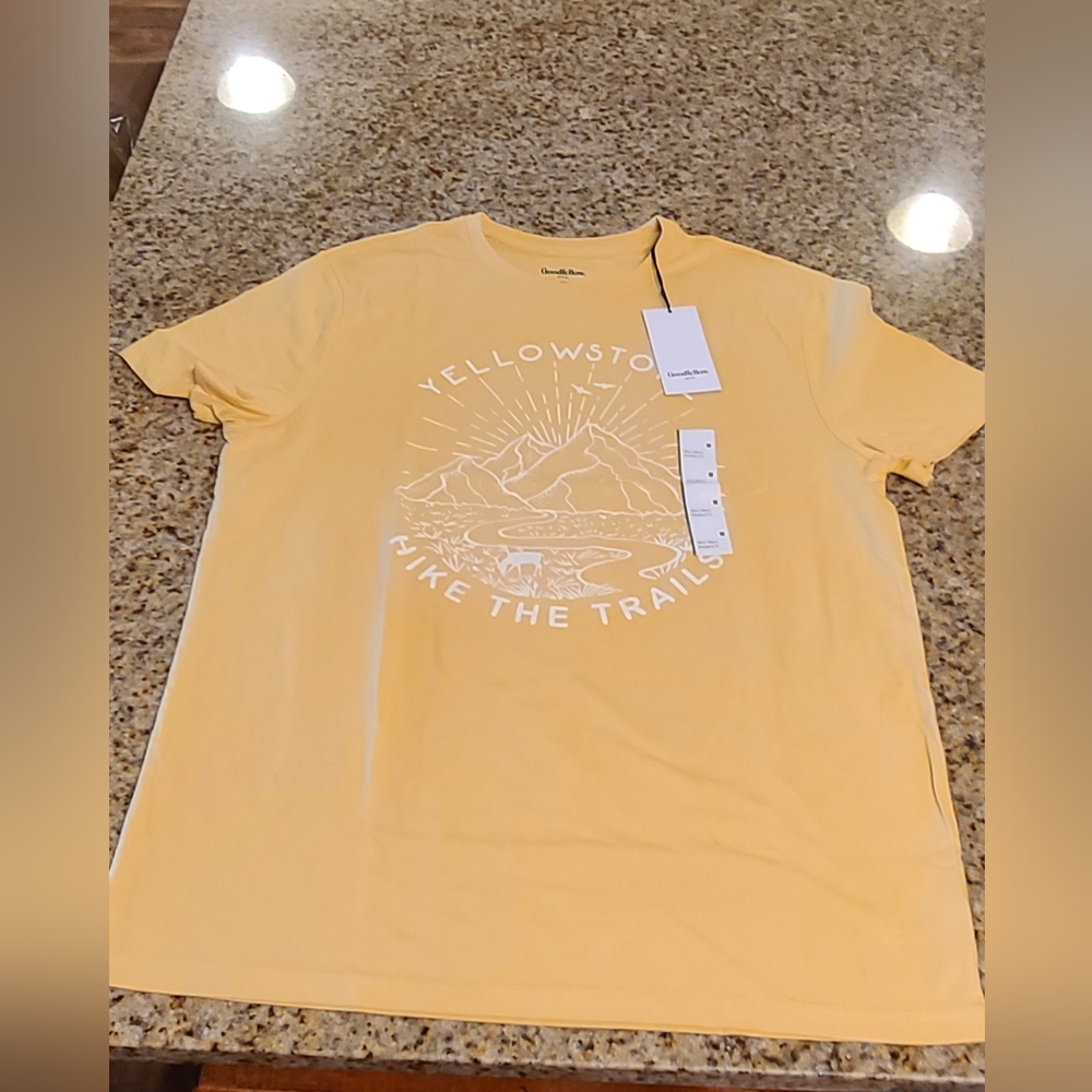 Goodfellow & Co Men's Shirts Yellowstone Graphic T-Shirt